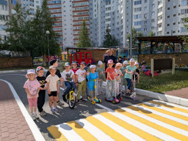 "Самокат велосипед, безопасно , если по правилам". "Самокат велосипед, безопасно , если по правилам".